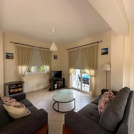 Demetra, * Coral Bay