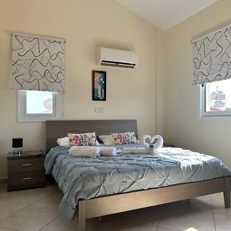 Demetra, Villa *