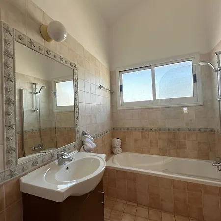 Demetra, Villa *