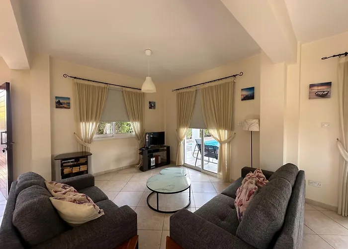 Demetra, * Coral Bay