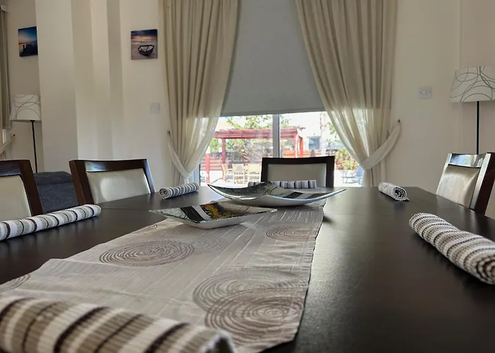 Demetra, * Coral Bay